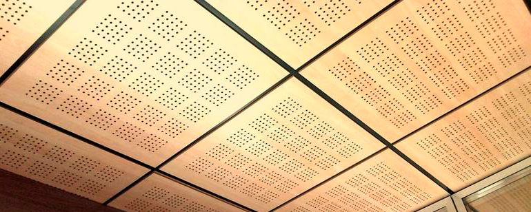 Instaladores de falsos techos registrables de madera